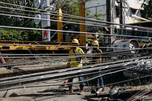 Equipe de TI gerenciando ambientes em nuvem com suporte avançado.