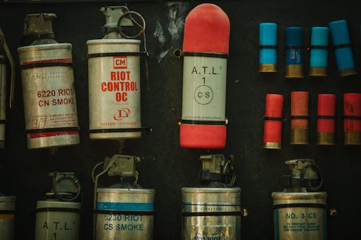 security control >
<figcaption>Controle de acesso e segmentação de rede.</figcaption></figure>
<p>Ferramentas de automação também ajudam na atualização contínua das configurações, evitando falhas humanas e garantindo que mudanças sejam registradas corretamente. Isso é especialmente útil em ambientes que exigem crescimento ágil ou gestão de múltiplas filiais em diferentes localidades.</p>
<p>Por fim, é vital que os profissionais de TI estejam treinados e atualizados quanto às melhores práticas de gerenciamento de IPs. A adoção de políticas claras, a documentação consistente e a implementação de soluções automatizadas contribuem para uma infraestrutura de rede mais confiável, segura e preparada para crescer sem surpresas inesperadas.</p>
<h2>Valorizando a parceria com provedores confiáveis: a importância do suporte técnico especializado</h2>
<p>Contar com um provedor de hospedagem ou suporte técnico especializado como a <a href="https://valuehost.com.br" target=" blank" rel="noopener noreferrer">ValueHost</a> reforça a segurança e a eficiência do gerenciamento de IPs. Essas empresas oferecem suporte técnico qualificado, ferramentas de gerenciamento avançadas e infraestrutura de alta performance, essenciais para manter a integridade da rede.</p>
<p>Ao investir em suporte especializado, sua organização pode se beneficiar de uma equipe dedicada que realiza monitoramento proativo, atualização de políticas de segurança e intervenções rápidas em caso de incidentes. Além disso, esses provedores facilitam a implementação de práticas recomendadas, garantindo que sua rede permaneça protegida, otimizada e compatível com as exigências atuais do mercado.</p><! id:30632789 plan: Configuração manual do endereço IP ><h2>Ferramentas e recursos para gerenciamento eficiente de IPs</h2>
<p>Manter uma gestão organizada dos endereços IP é fundamental para garantir a segurança, agilidade e escalabilidade da infraestrutura de rede. Atualmente, diversas soluções tecnológicas estão disponíveis para facilitar esse controle, incluindo sistemas avançados de gerenciamento de IPs, conhecidos como IPAM (IP Address Management). Essas plataformas oferecem uma visão consolidada de toda a alocação, permitindo que administradores visualizem e ajustem os endereços de forma centralizada, reduzindo o risco de conflitos e facilitando a manutenção.</p>
<p>Ferramentas de IPAM automatizam tarefas que antes eram manuais, como a reserva de IPs, controle de endereços dinâmicos e fixos, além de oferecerem alertas contra conflitos ou tentativas de acesso suspeitas. Algumas dessas soluções ainda integram com sistemas de segurança, firewalls e roteadores, alinhando o gerenciamento de endereços IP com políticas de segurança da rede, o que é especialmente importante em ambientes de hospedagem, como os serviços oferecidos pela <a href="https://valuehost.com.br" target=" blank" rel="noopener noreferrer">ValueHost</a>.</p>
<figure class="image left"><! img0@@@ipam software ferramentas essas