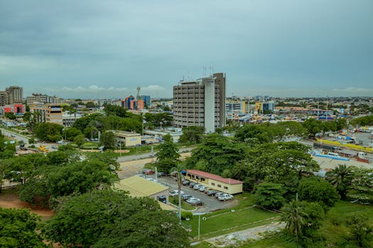 Ferramentas de inspeção de código facilitam a análise manual.
