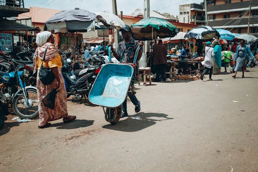 Redirecionamento de domínios antigos como estratégia de proteção.